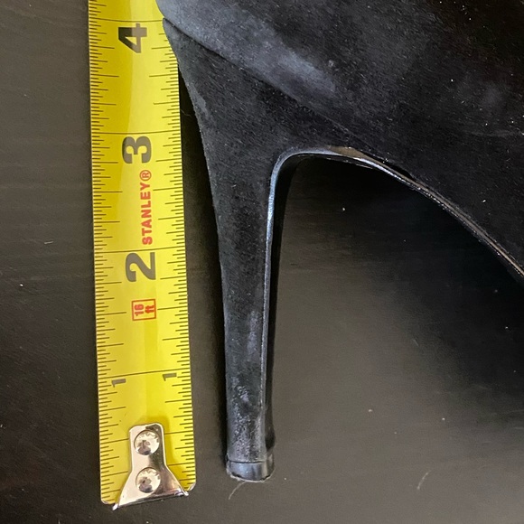 Banana Republic | Black Suede Pumps - Picture 8 of 8
